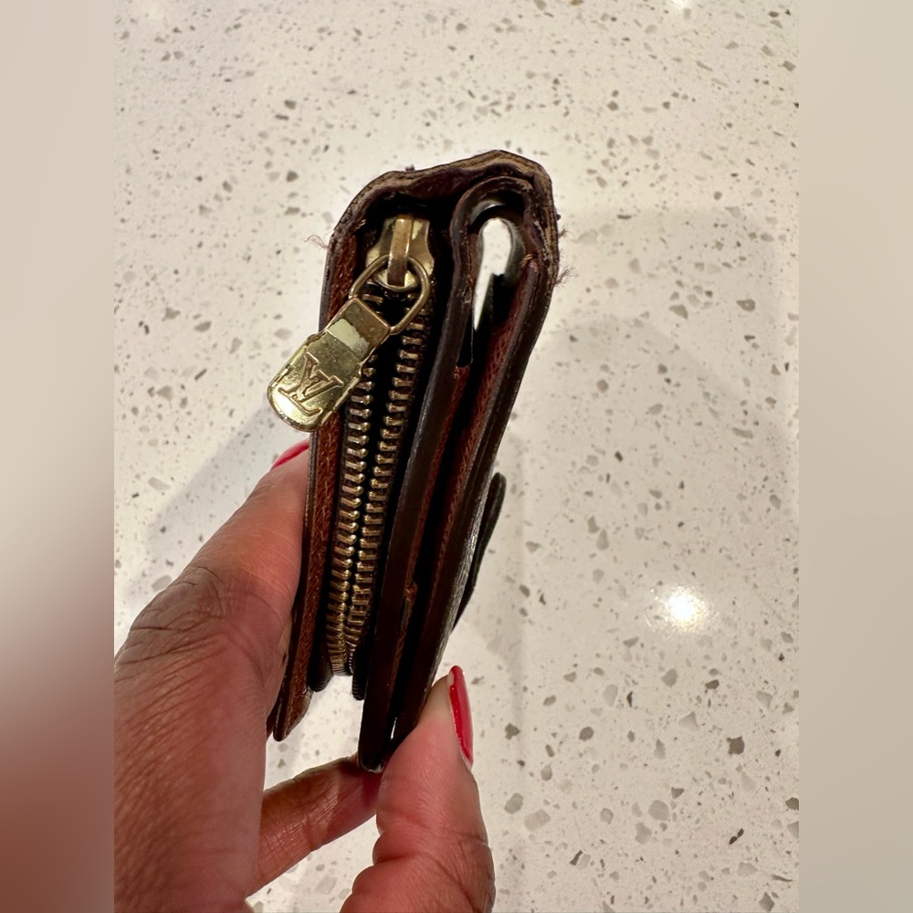 Louis Vuitton Compact Wallet - Picture 9 of 12
